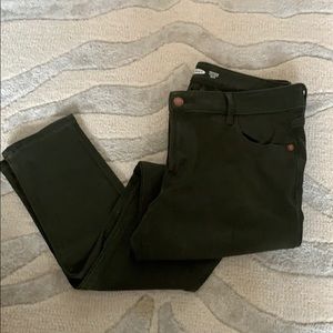 Old Navy sz 10 olive green super skinny jean